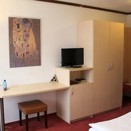 Am Bad Otel Esslingen am Neckar